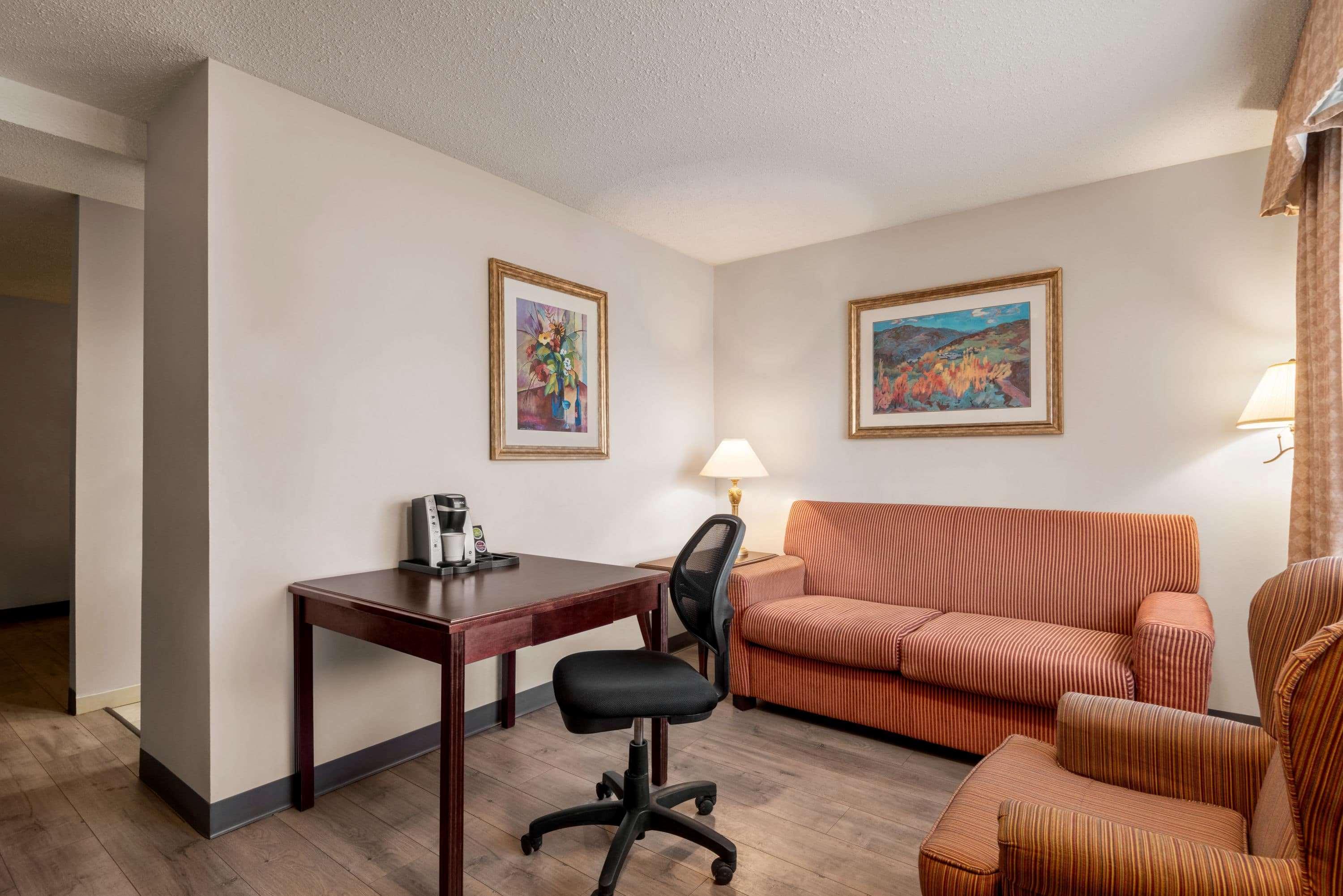 Travelodge By Wyndham Abbotsford Bakerview Экстерьер фото