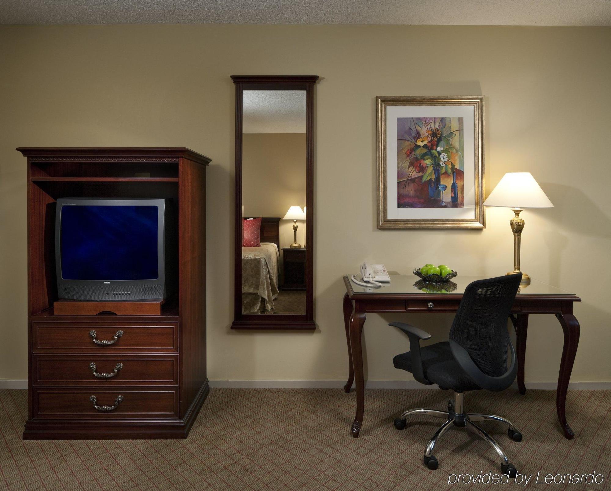 Travelodge By Wyndham Abbotsford Bakerview Экстерьер фото